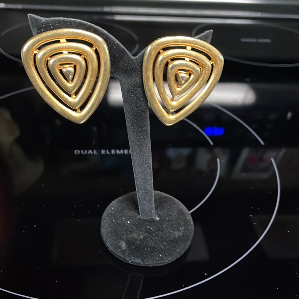 VTG Pair of Geometric gold tone post earrings